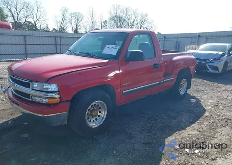 2000 Chevrolet Silverado 1500 из США, поврежденный, VIN 1GCEC14W6YZ182571